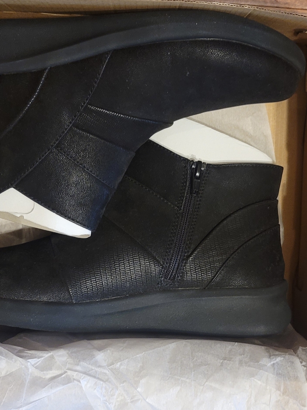 Women's Black Casual Zip-Front Slip-On Shoes